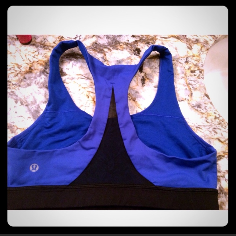 Lululemon Women’s sports bra